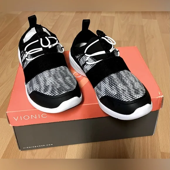 Vionic Womens Alaina Slip On Lifestyle Sneakers Black/White 6 Wide - Picture 2 of 5